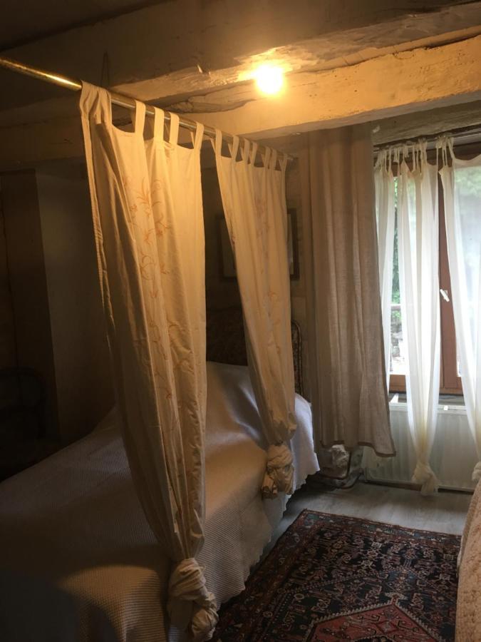 Bed and Breakfast Le Moulin A Huile Vailhourles Экстерьер фото
